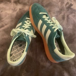 Trendy Green Adidas Spezial